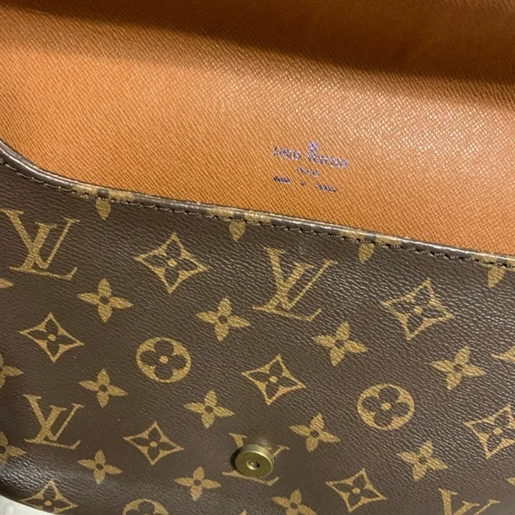 Elegant Brown Designer Look Shoulder Bag - Picture 5 of 6